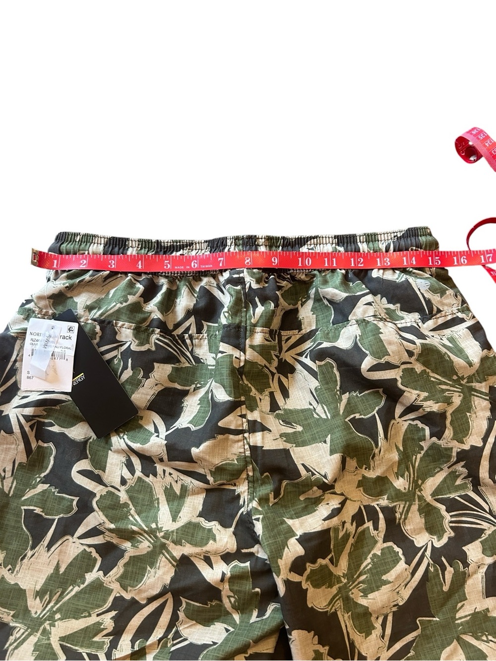 Zella New olive tarmac Pali floral lined swim shorts pockets Small activewear - Picture 11 of 12